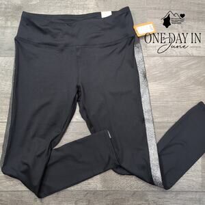 Maurices In Motion 7/8 Length Leggings Size M